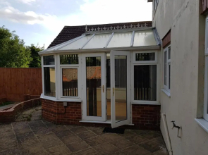 Spacious Swindon 5 bedroom house - sleeps up to 10