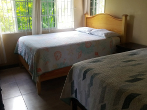 Holiday House at Villa Montego