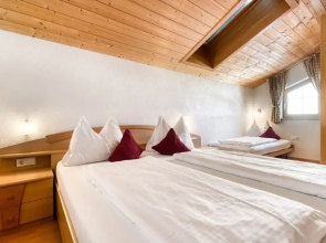 Haus Alvier - 2-zimmer Fewo Zimba mit Balkon