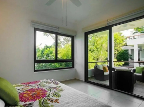 M8 Condo in Tropical Hideaway by Gate48