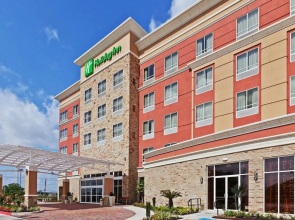DoubleTree by Hilton Houston Westchase