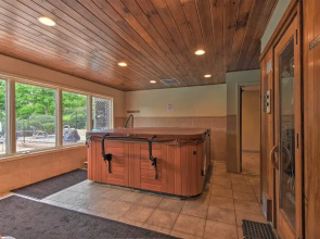 Chalet w/ Mtn Views & Golf Course Access!
