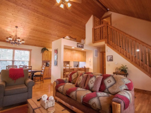 Whispering Woods Lodge-sleeps 10 4 Bedroom Home by RedAwning