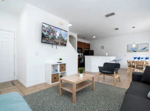 Amazing 4Bd Screened Pool Close to Disney 4572