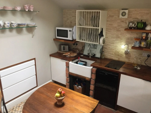 XV Albert Place