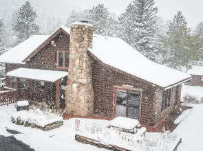 Castle Mountain Lodge