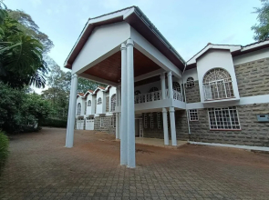 Lux Suites Karen Family Bungalow