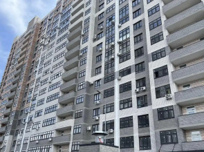 Вокруг света на улице Революции 1905 года