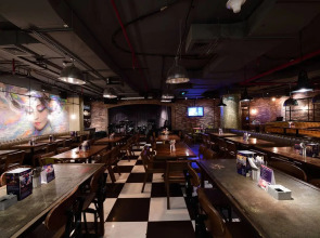 Majestic City Retreat Hotel