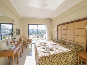 Tsokkos Gardens Hotel & Apartments