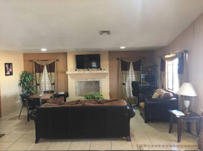 Royal Inn Pearsall