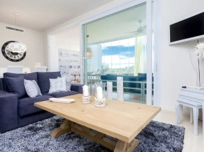 Apartment With 3 Bedrooms in Estepona, With Wonderful Mountain View, Pool Access, Furnished Garden - 5 km From the Beach