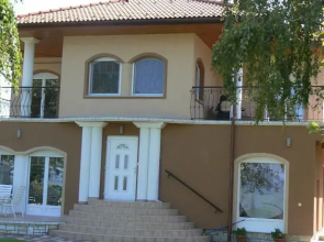 Lomb Apartman
