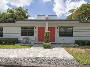 Delray Deco Estate