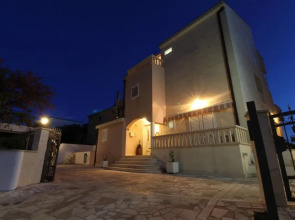 Amazing Apartment in Tucepi With Wifi