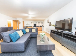 First Stay Apartments - The West Suite