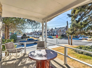Yeadon Townhome w/ Porch, 7 Mi to Center City