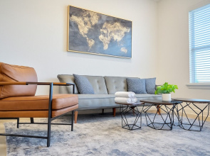 Relaxing Modern Stay - Workerfriendly w/ Pool+gym