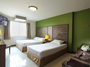 Rambuttri Village Inn & Plaza