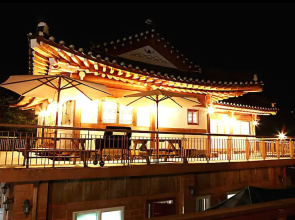 Hongcheon Giwajip View Pension