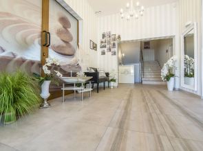 Marina Mielno z widokiem na Jezioro