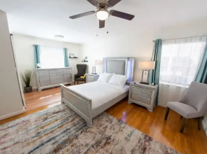 Disneyland Renovated 3BR Fullerton House w Garage Fenced Yard p56