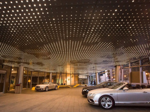 The Art Hotel Denver, Curio Collection by Hilton