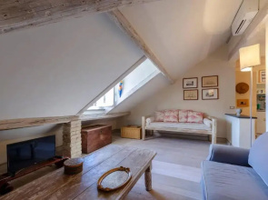 ALTIDO Warm Family-Friendly Apt for 6, near beach