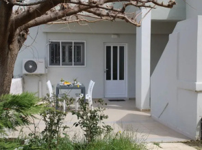 "kalamaki Plaza Apartments 'kalimera'"