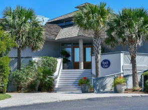 Stunning Marsh Lake Villa Perfect For Entertaining Sue's Way 3 Bedroom Villa by Peace Vacations