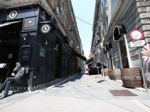 Modern Apartment in the Heart of the City Center!