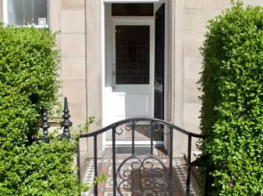 2 Bedroom Stockbridge Apartment