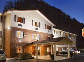 Super 8 by Wyndham Prestonsburg