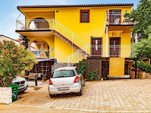 Nice Apartment in Rogoznica With Wifi and 1 Bedrooms