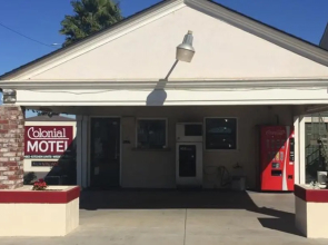 Colonial Motel