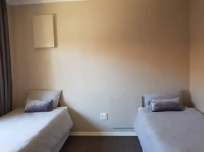Comfortable Furnished Apartment Wi-fi Free Parking