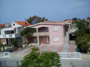 Apartmani Mira