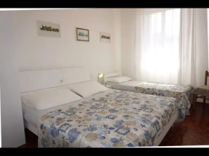 Relax in a Flat With Pool