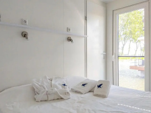 Beautiful Ship/boat in Nieuwpoort With Wifi and 1 Bedrooms
