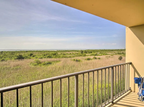 Welcoming Brigantine Condo w/ Ocean Views!