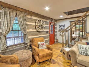 Cozy Creekside Mountain Escape w/ Hot Tub!