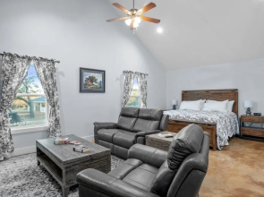 Appian Way Maltese Cottage 1 Bedroom Cabin by RedAwning