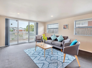 Sunny Pakuranga Delight