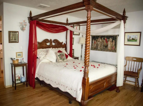 Red Horse Bed and Breakfast