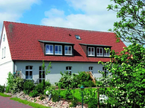 Apartment by Lake Muritz With Marina Views