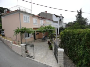 Apartments & Rooms Karmela