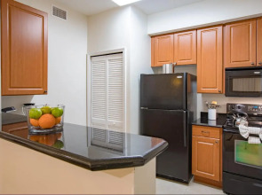 The Point Hotel & Suites