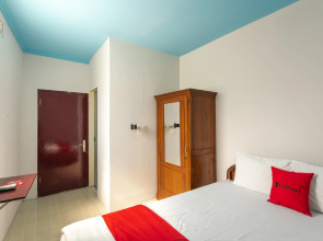 RedDoorz Syariah near Stadion Manahan Solo 2
