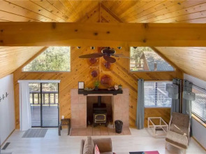 Air Nuevo - Three Bedroom Cabin