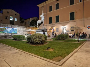 Cozy Pietrasanta Central Apartment With Loft